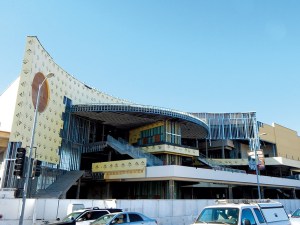 A Target store at Western and Sunset that has sat unfinished for three years as a result of a lawsuit by an anti-development neighborhood association. The association vowed to sue again if City Council reauthorized its completion. Photo by Edwin Folven.