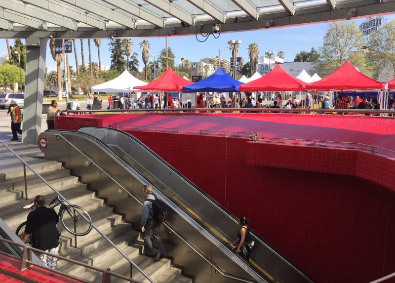 Metro's new community market sits atop the MacArthur Park Metro Red/Purple Line Station. Photos by Joe Linton/Streetsblog L.A.