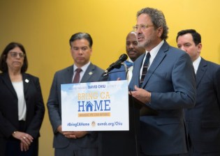 Assemblymember Richard Bloom (D-Santa Monica) joined several of his colleagues and housing advocate Tameeka Knox in Sacramento to call for housing funding, reducing barriers to growth, and strengthening tenant protections. Photo via Bloom's office.