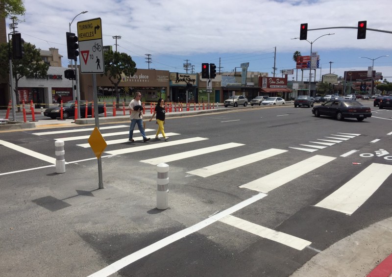 Traffic safety deniers are challenging Venice Boulevard safety improvements. Photo: Joe Linton/Streetsblog L.A.
