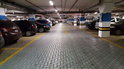 L.A.'s parking requirements cost renters about $1700 a year, whether the renter drives or not. Photo via WIkipedia/Rachmaninoff