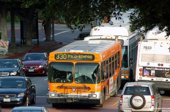 Metro is planning bus speed improvements. Photo via David Guo/Flickr