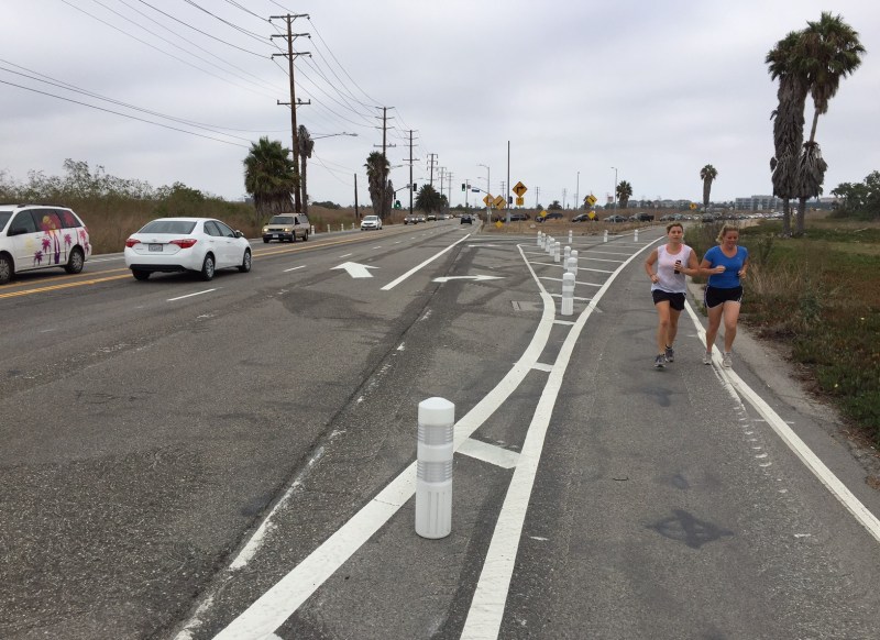 A westbound car lane will be added back to Playa Del Rey's Culver and Jefferson Boulevards through the Ballona Wetlands. Photo by Joe Linton/Streetsblog L.A.