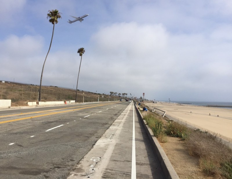 Vista Del Mar as returned to four car lanes in August. Photo by Joe Linton/Streetsblog L.A.