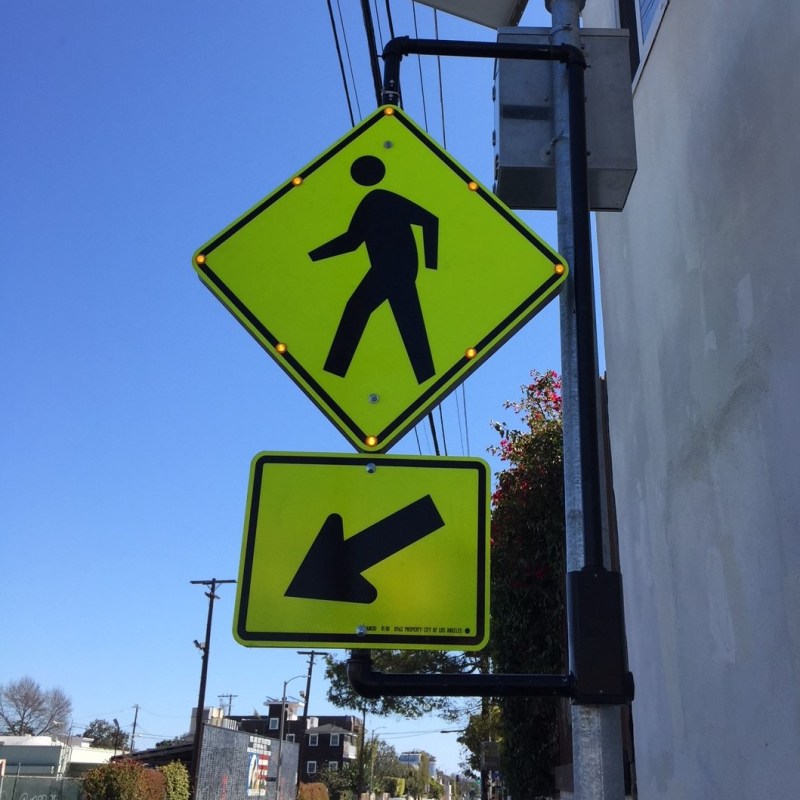 New flashing pedestrian signage installed on Pacific Avenue in Venice. All photos by Joe Linton/Streetsblog L.A.