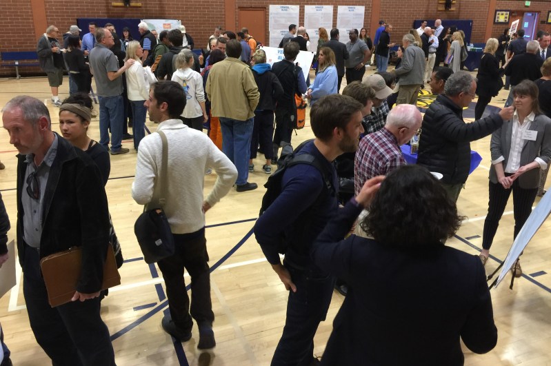 Last night, LADOT hosted a well-attended open house sharing the latest findings on the Mar Vista Venice Boulevard Great Streets project. Photos by Joe Linton/Streetsblog L.A.