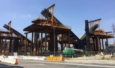 Construction proceeding on the new 6th Street Viaduct. All photos by Joe Linton/Streetsblog L.A.
