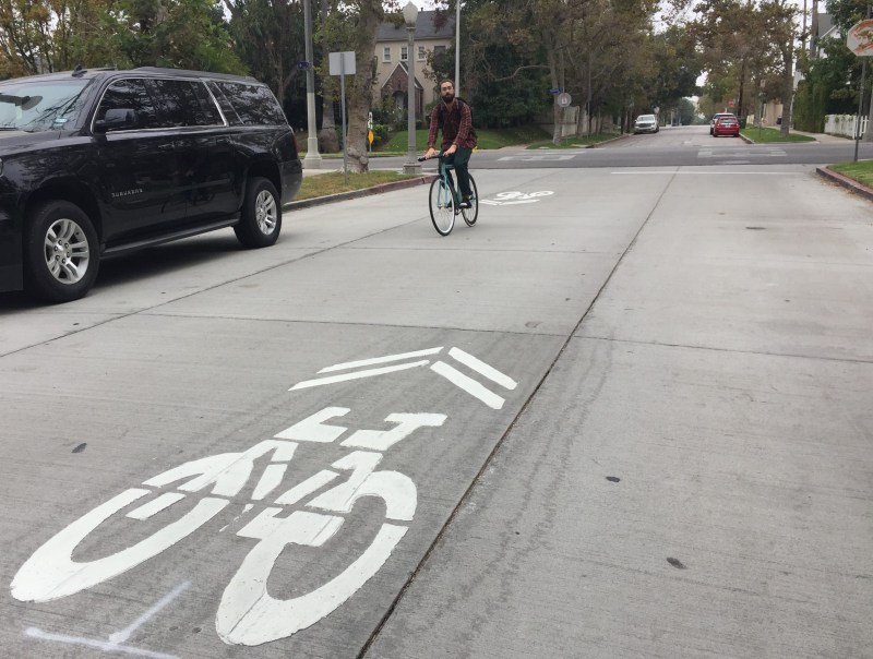 Sharrows reappeared on 4th Street at Highland. All photos by Joe Linton/Streetsblog L.A.