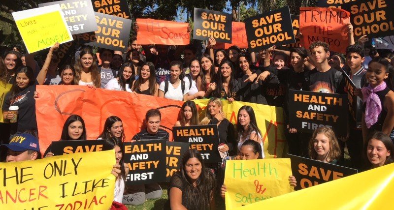 Beverly Hills students rallying against Metro subway construction today. All photos: Joe Linton/Streetsblog L.A.