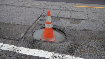 A repeal of S.B. 1 will stop road repairs and transit funding throughout the state. Photo: Streetsblog/Rudick
