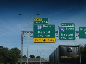 The Michigan Department of Transportation has pointed to population growth in Oakland County as the reason the area needs a larger Interstate 75 north of Detroit. But projected growth shows the county adding fewer than 100,000 people between 2015 and 2045, across an area nearly four times as large as Chicago. Photo: Ken Lund