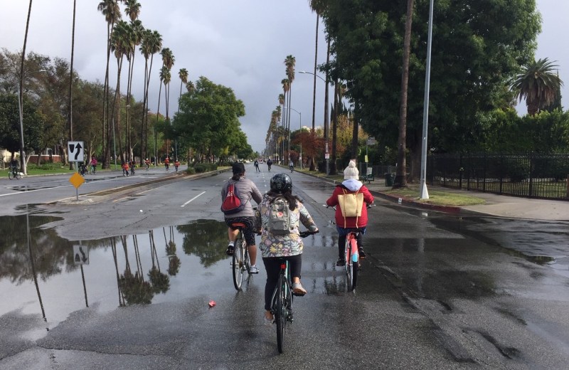 Cicyclists braved the morning rains to enjoy yesterday's West San Fernando Valley CicLAvia - all photos: Joe Linton/Streetsblog L.A.