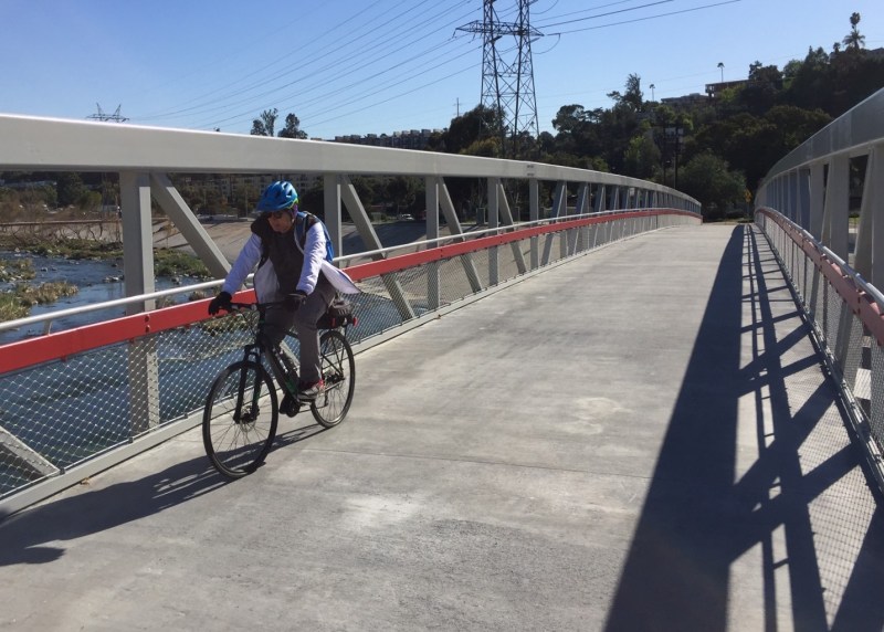 Cyclist on the new Red Car pedestrian bridge in Atwater Village. All photos by Joe Linton/Streetsblog L.A.