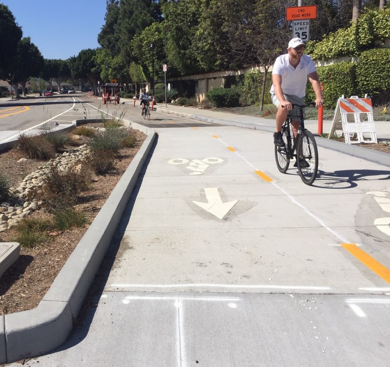 New two-way protected bikeway on Elenda Street in Culver City. Photos by Joe Linton/Streetsblog L.A.
