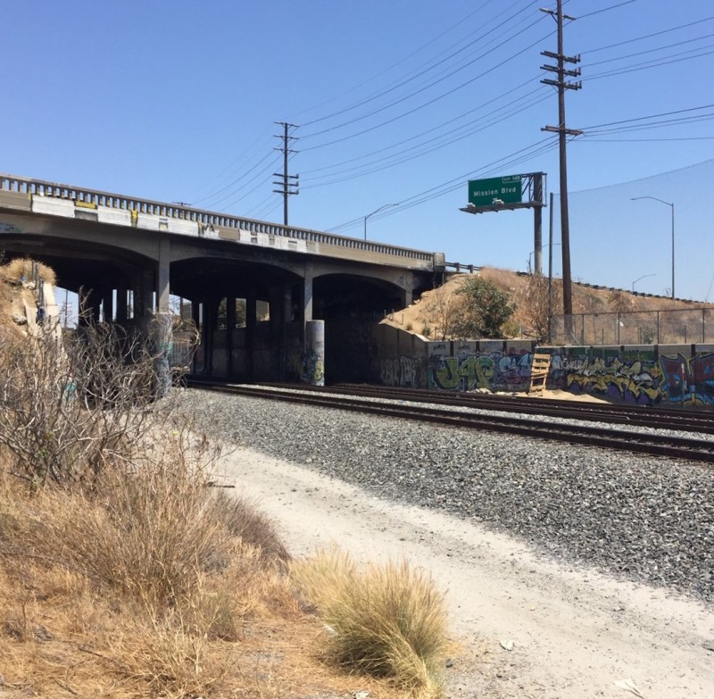 Rail bridge on segment 2 of Metro/Caltrans SR-71 widening project. Photo by Joe Linton/Streetsblog L.A.