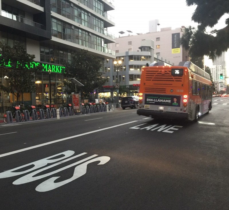 New Grand Avenue bus lane - photos by Joe Linton/Streetsblog L.A.