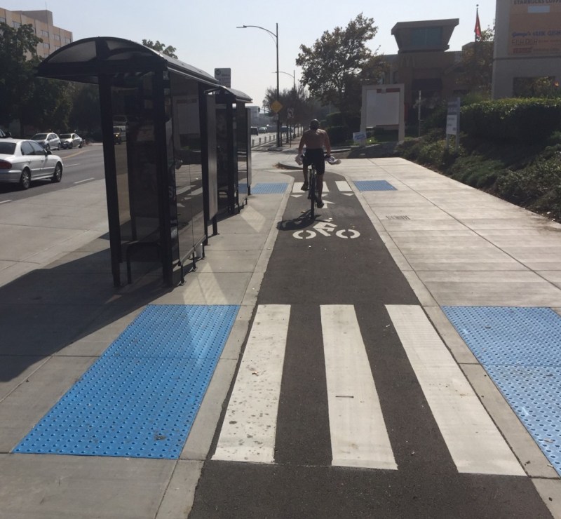 New protected bikeway on Hollywood Way in the city of Burbank. Photos by Joe Linton/Streetsblog L.A.