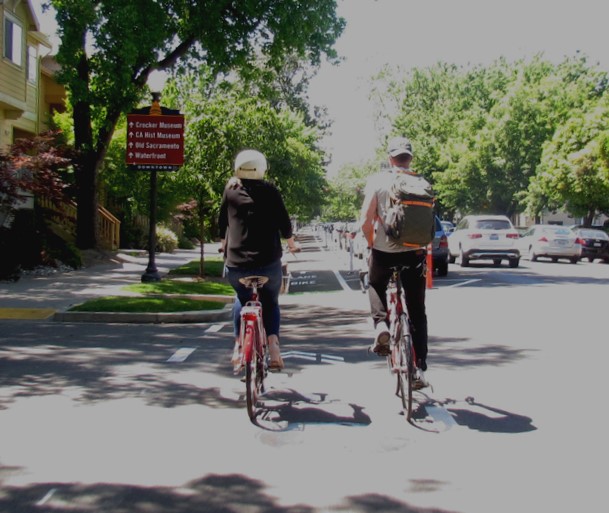 A complete street in Sacramento. Photo by Melanie Curry/Streetsblog