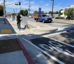 New bus boarding island under construction on Reseda Boulevard. Photos by Joe Linton/Streetsblog